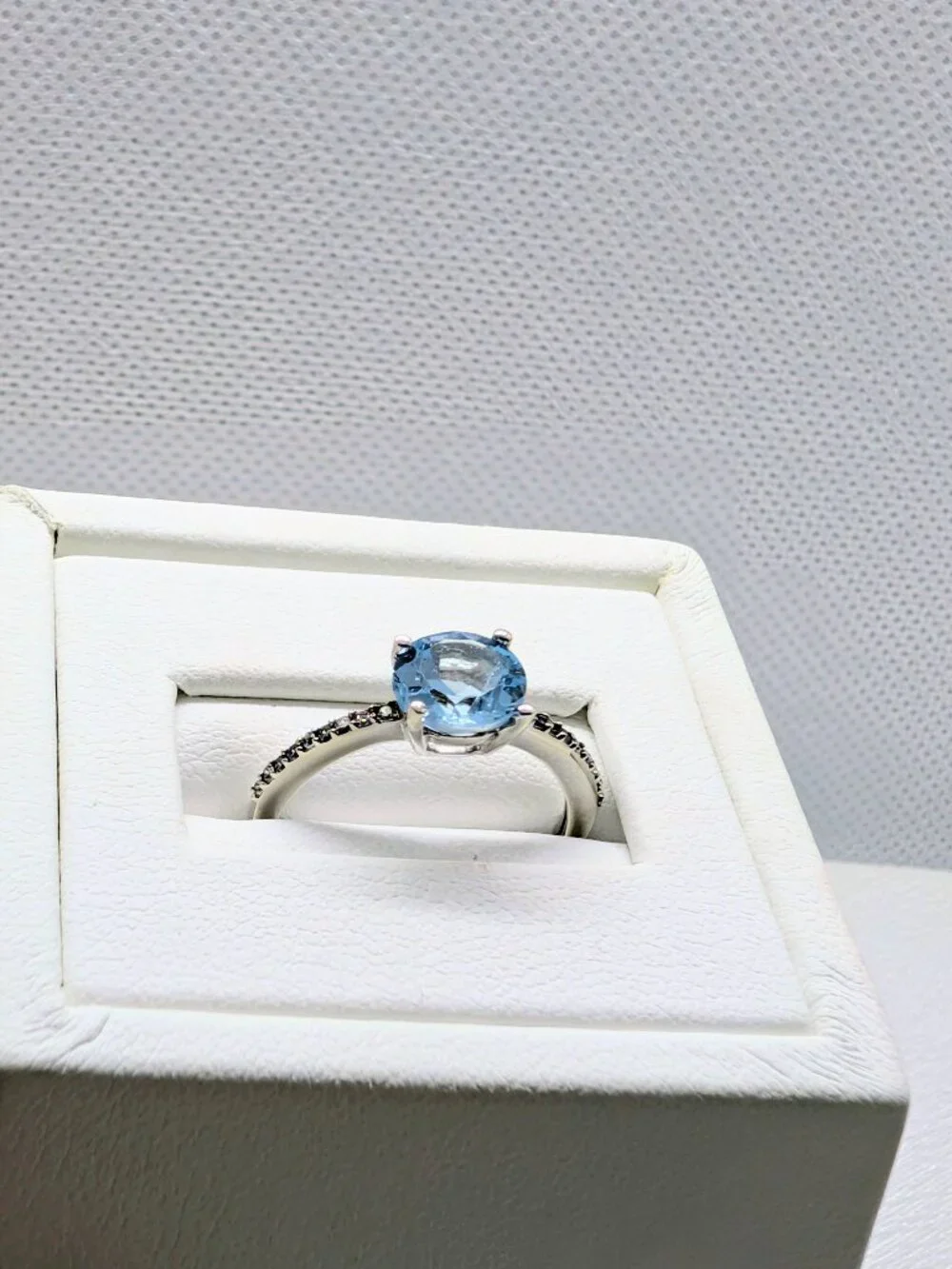 NEW Genuine Diamond and Blue Topaz Ring